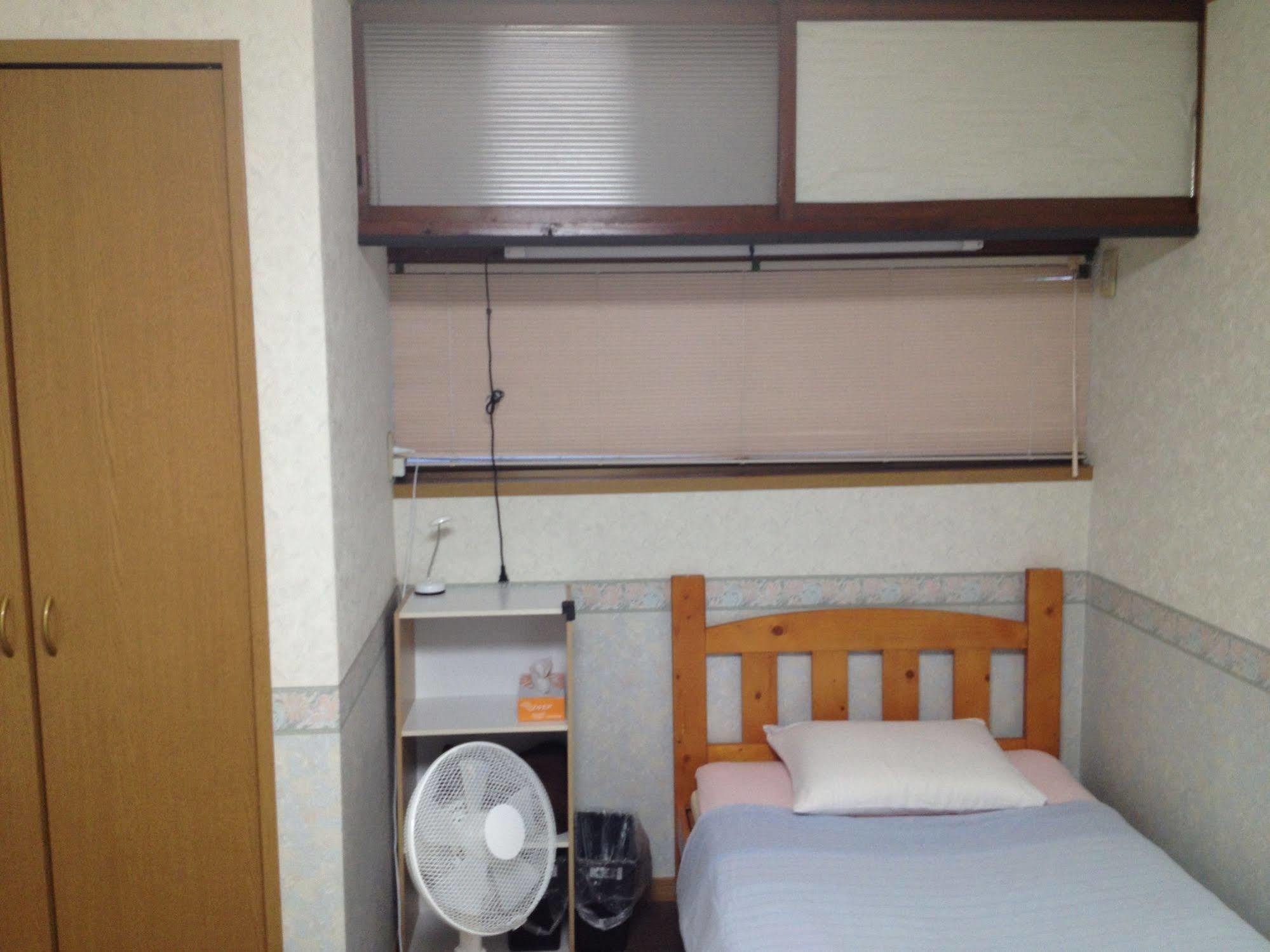 นาว แทรเวล ชินโอซาก้า Hotel ภายนอก รูปภาพ